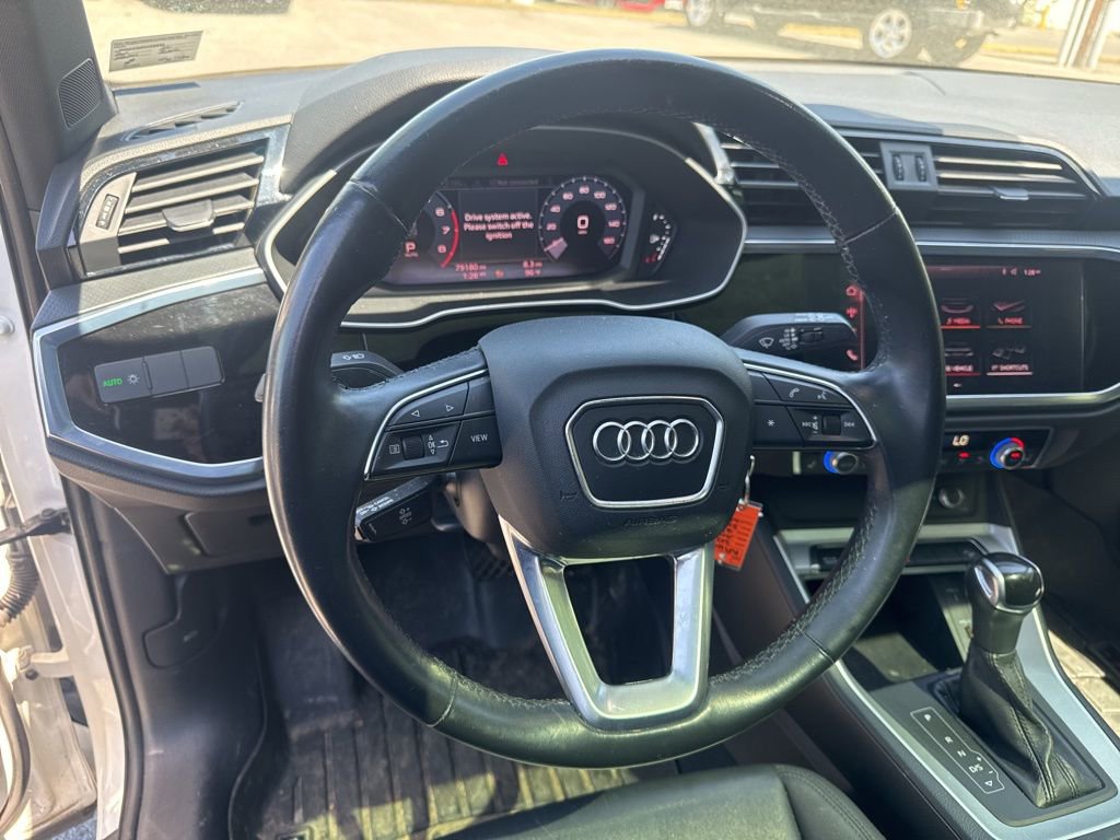 Used 2021 Audi Q3 2.0T Premium image 12