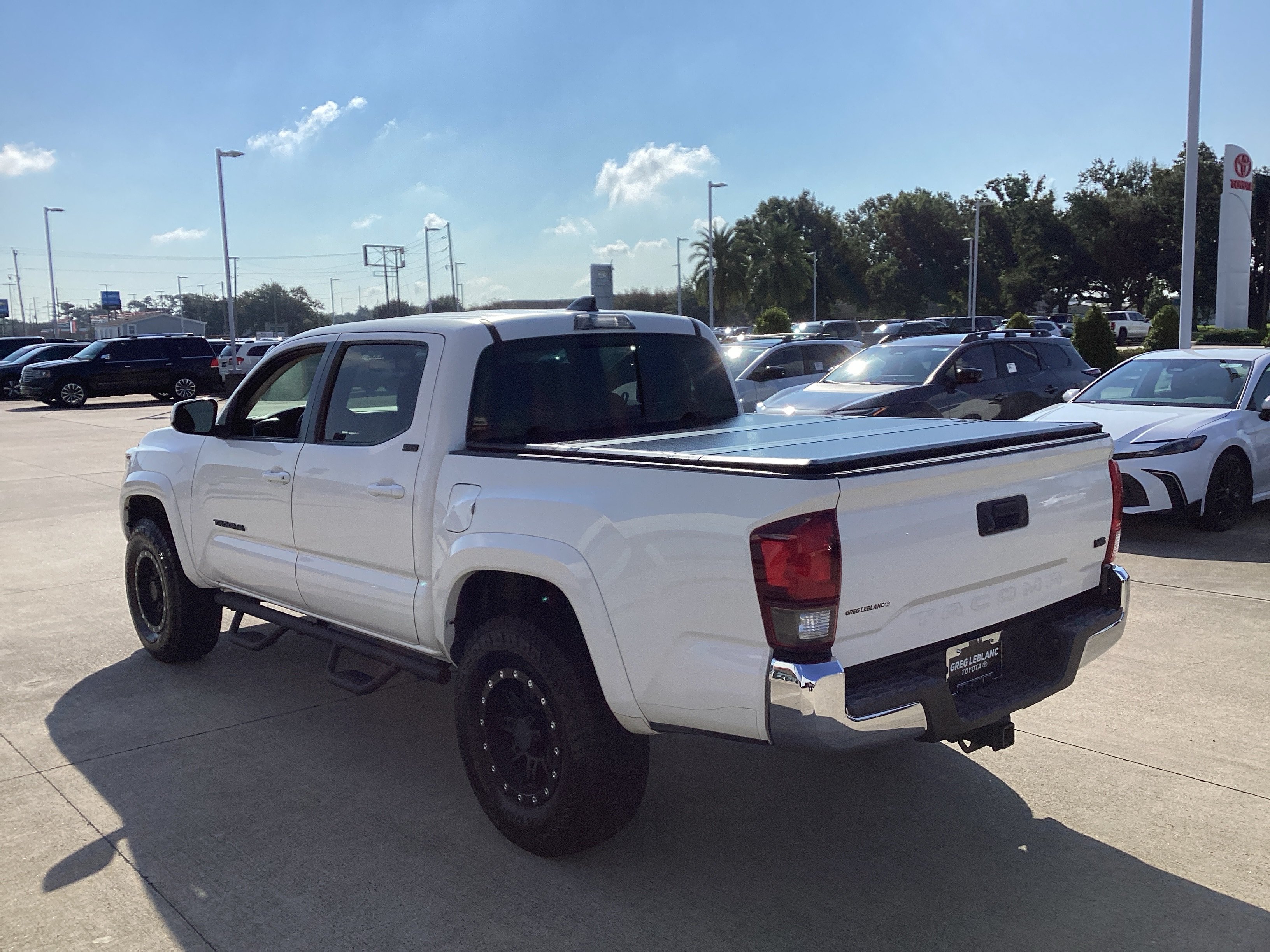 Used 2021 Toyota Tacoma SR5 RWD image 5