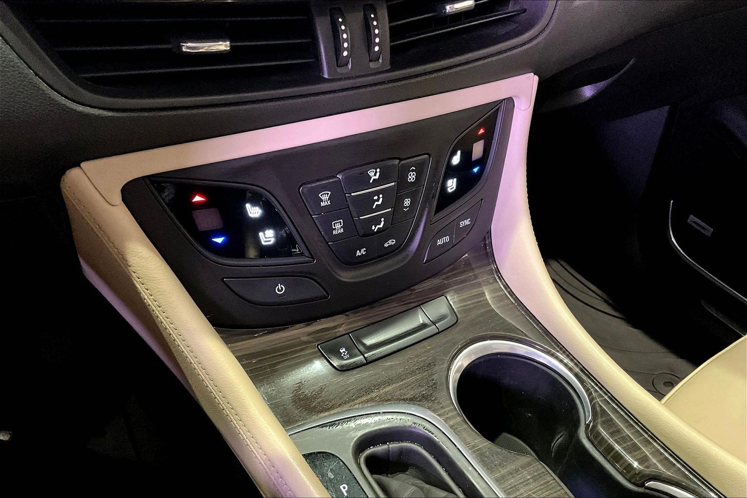 Used 2020 Buick Envision Premium w/ Driver Confidence Package AWD/4WD image 16