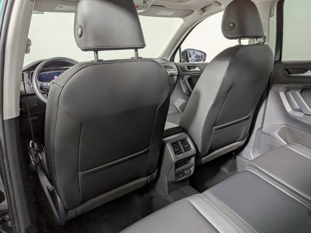 Used 2019 Volkswagen Tiguan SE FWD image 37