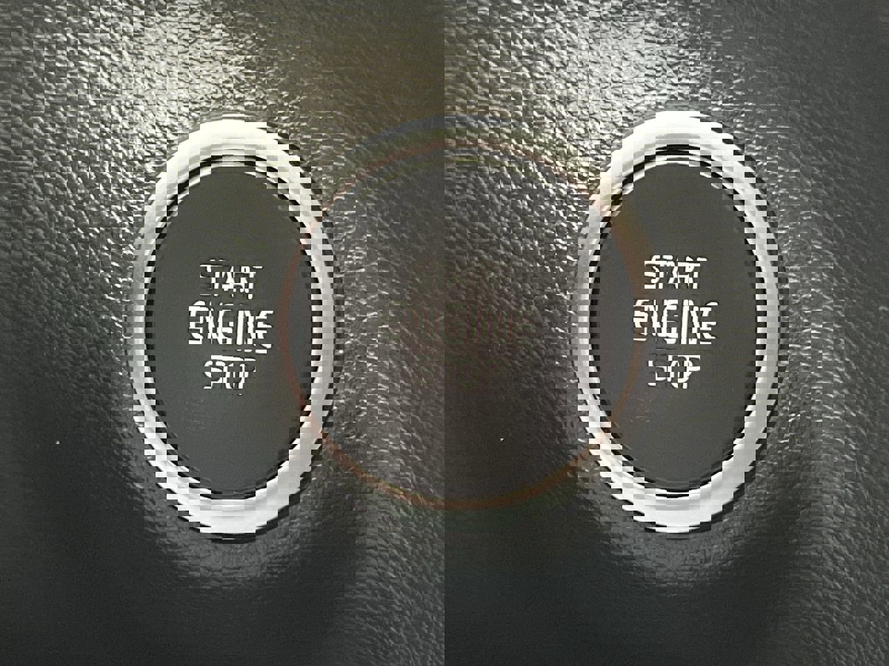 Used 2025 Volvo XC40 B5 Core image 21