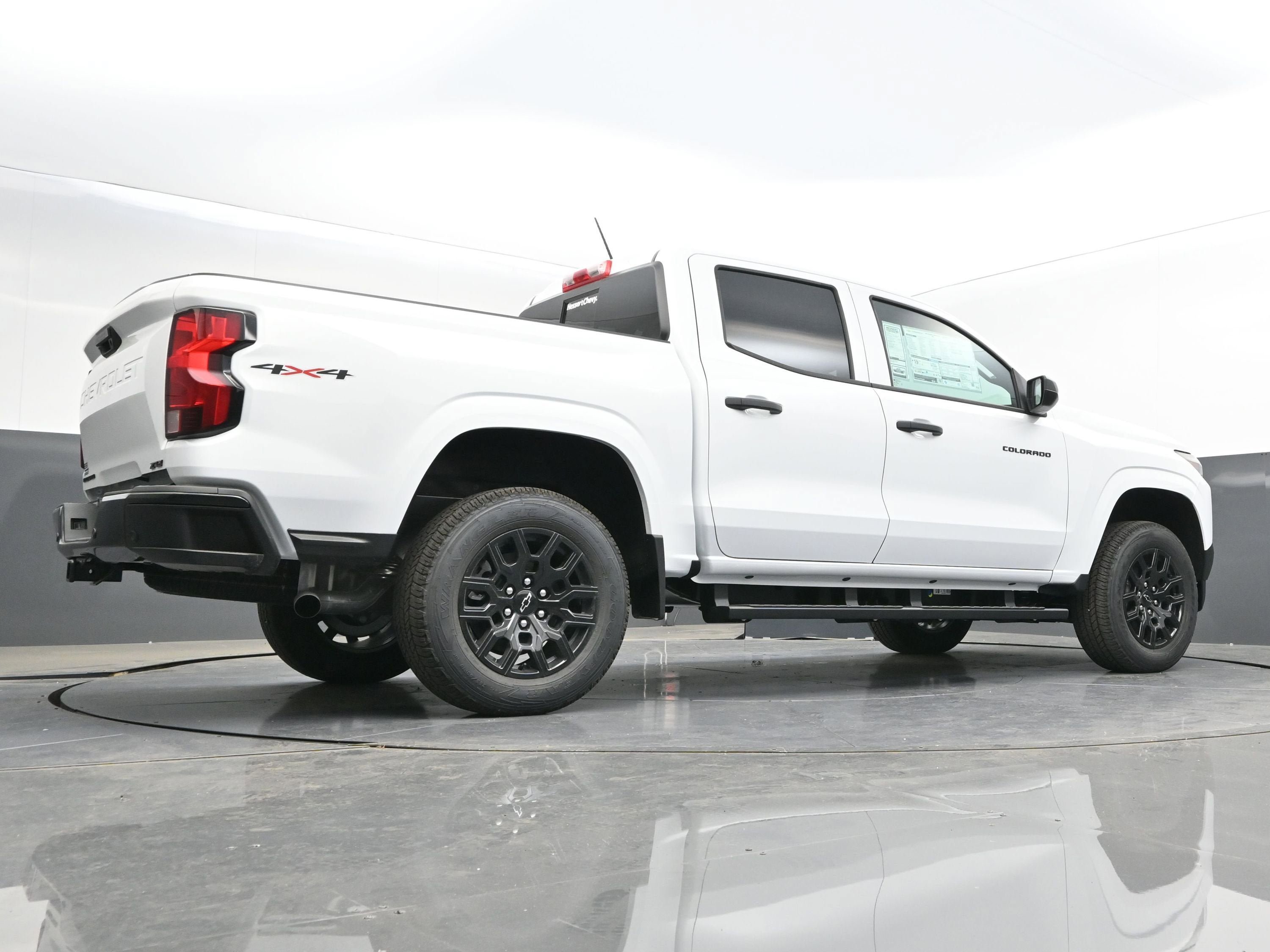 New 2026 Chevrolet Colorado W/T w/ WT Custom Package AWD/4WD image 38