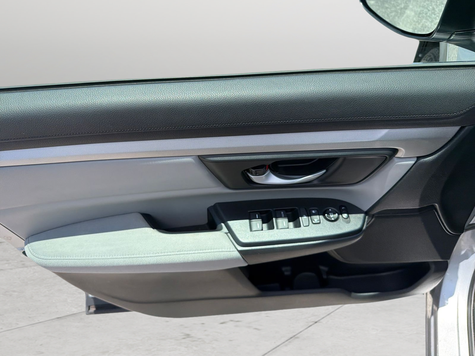 Used 2019 Honda CR-V LX image 22