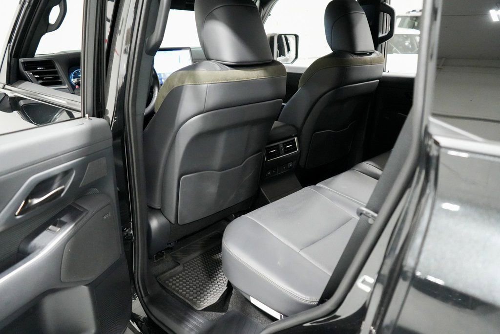 Used 2024 Lexus GX 550 image 23