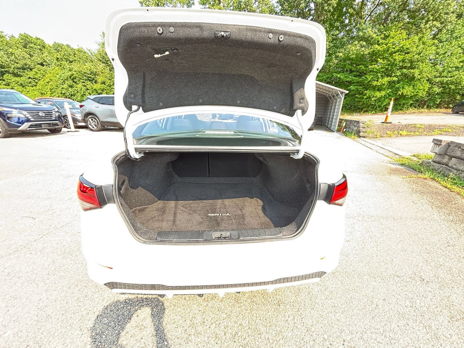 Used 2025 Nissan Sentra SV FWD image 28