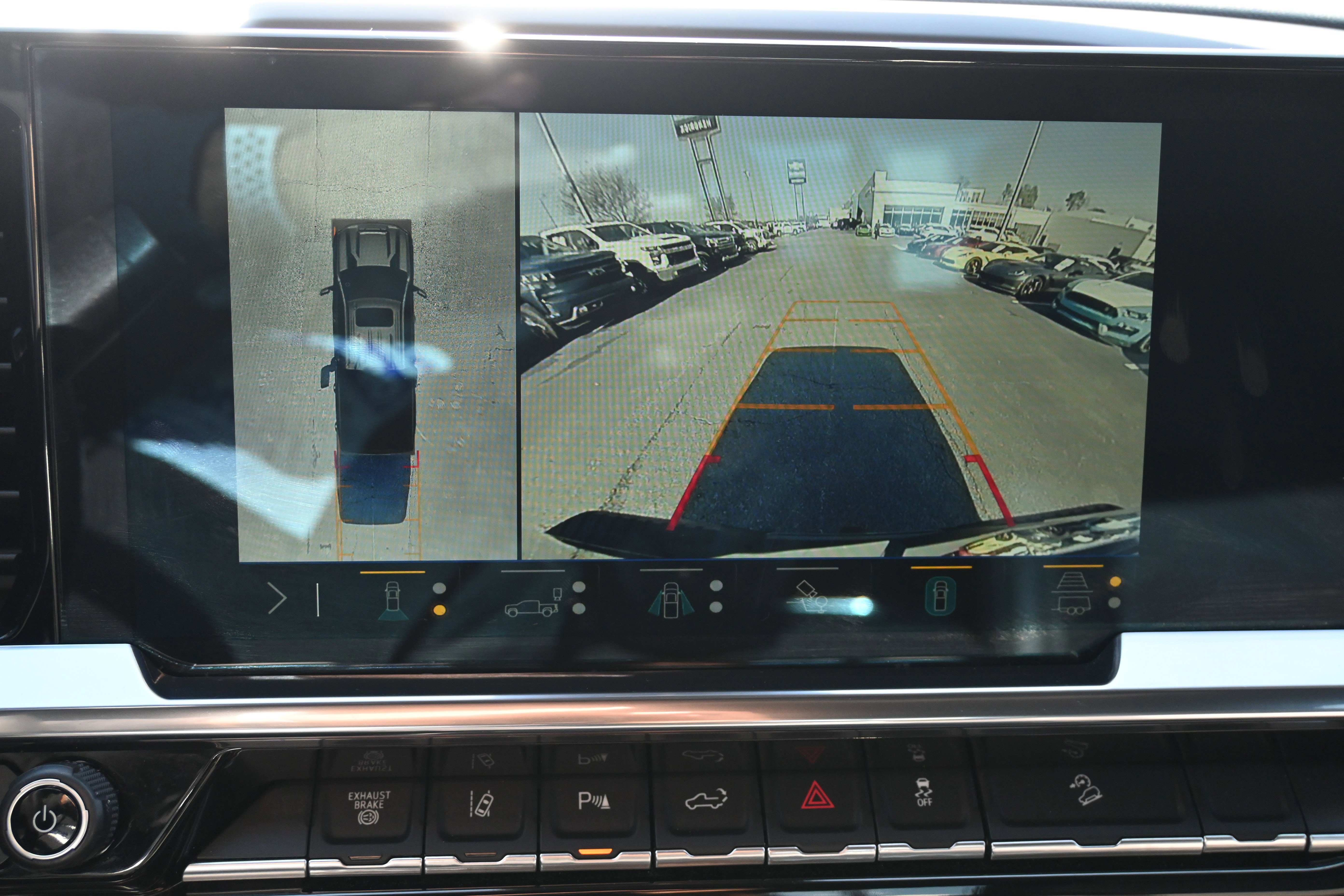 Used 2024 Chevrolet Silverado 2500 LT w/ Midnight Edition image 25