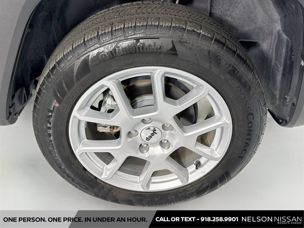 Used 2022 Jeep Renegade Latitude w/ Convenience Group AWD/4WD image 30