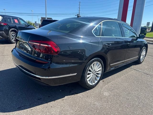 Used 2017 Volkswagen Passat 1.8T SE FWD image 5
