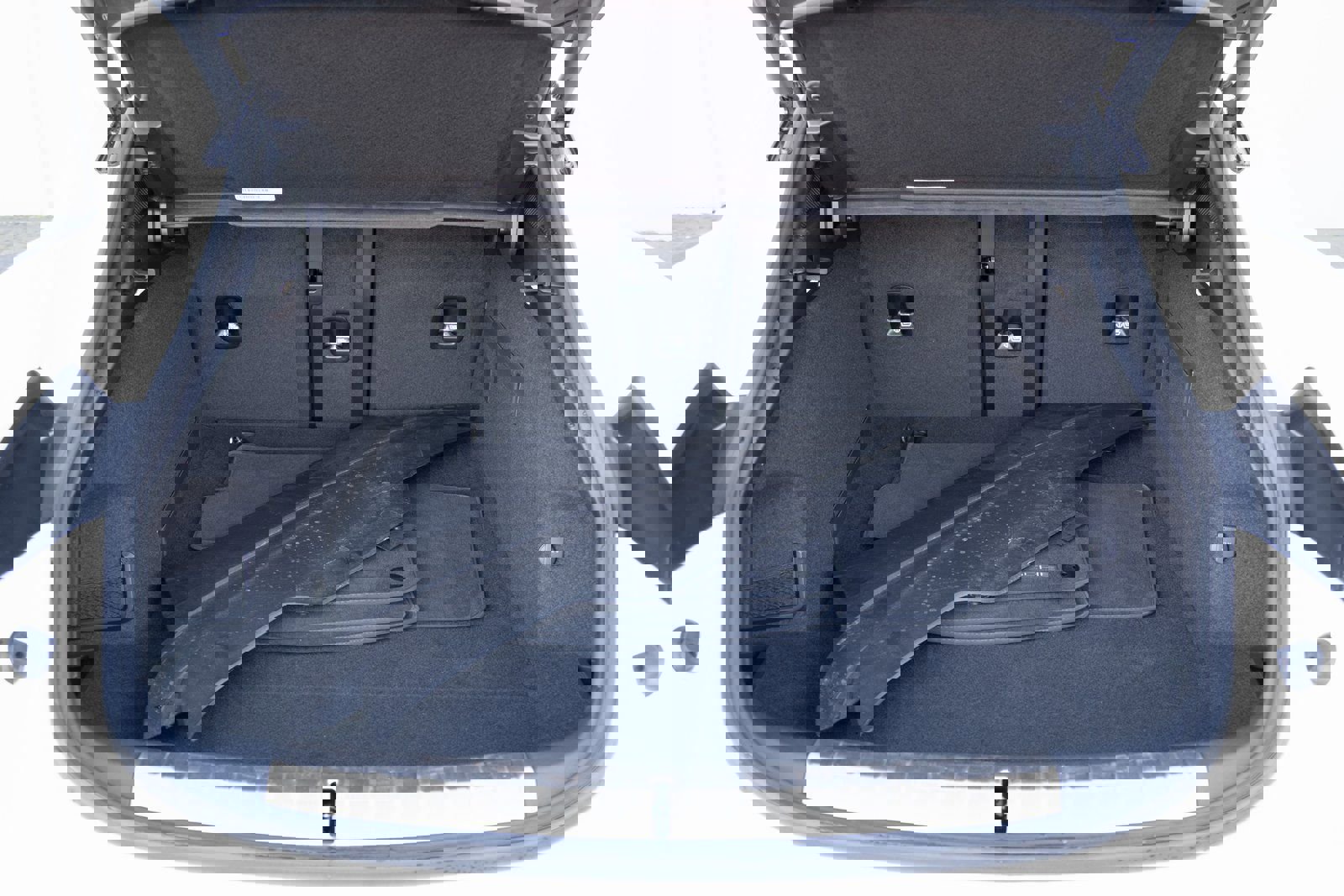 Used 2024 Porsche Taycan GTS image 25