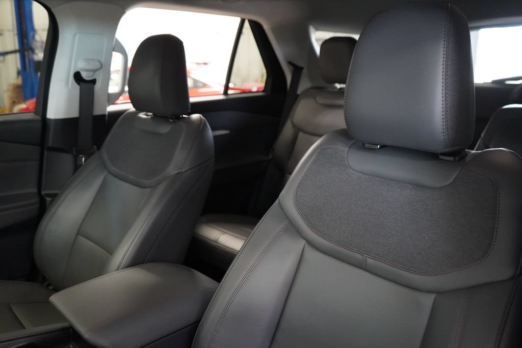 New 2026 Ford Explorer Active w/ Active Comfort Package AWD/4WD image 19