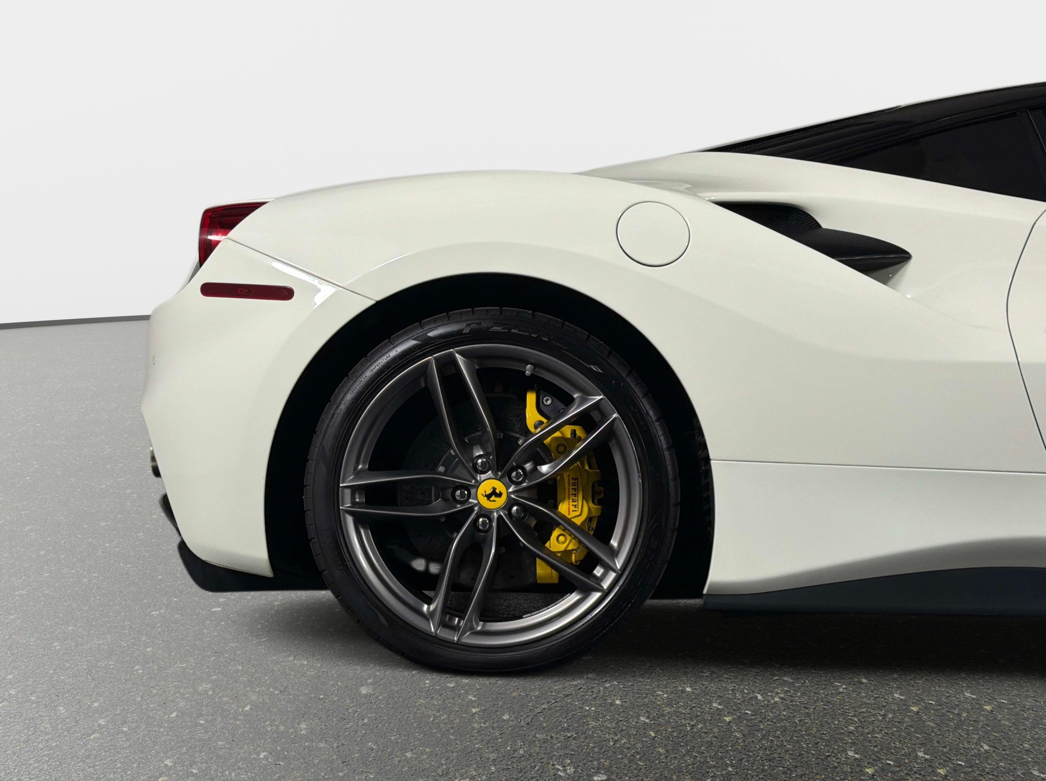 Used 2019 Ferrari 488 GTB RWD image 6