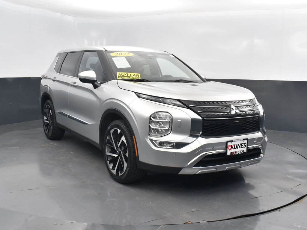 Used 2022 Mitsubishi Outlander SE image 5