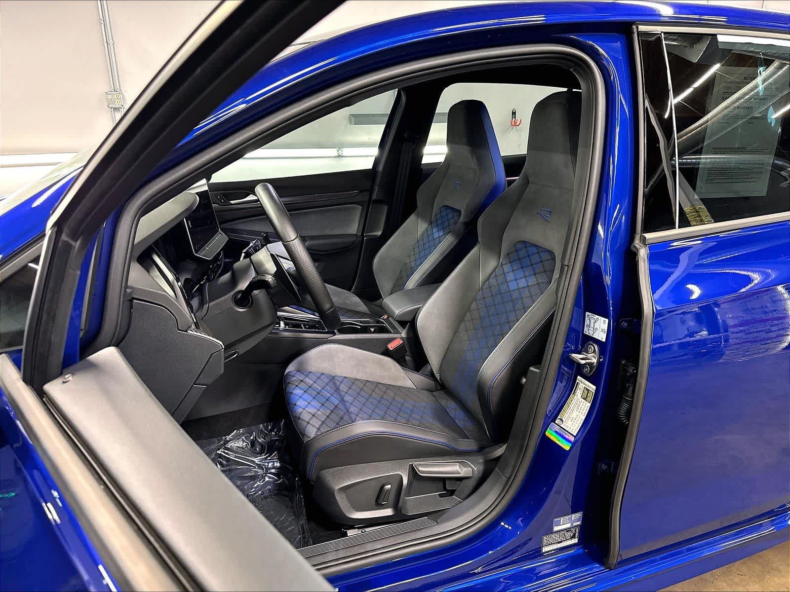 Used 2025 Volkswagen Golf R Black Edition AWD/4WD image 27