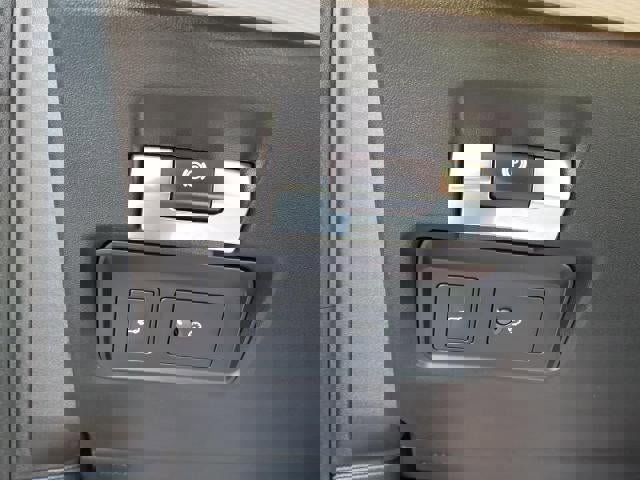 Used 2020 Land Rover Discovery Sport S R-Dynamic image 17