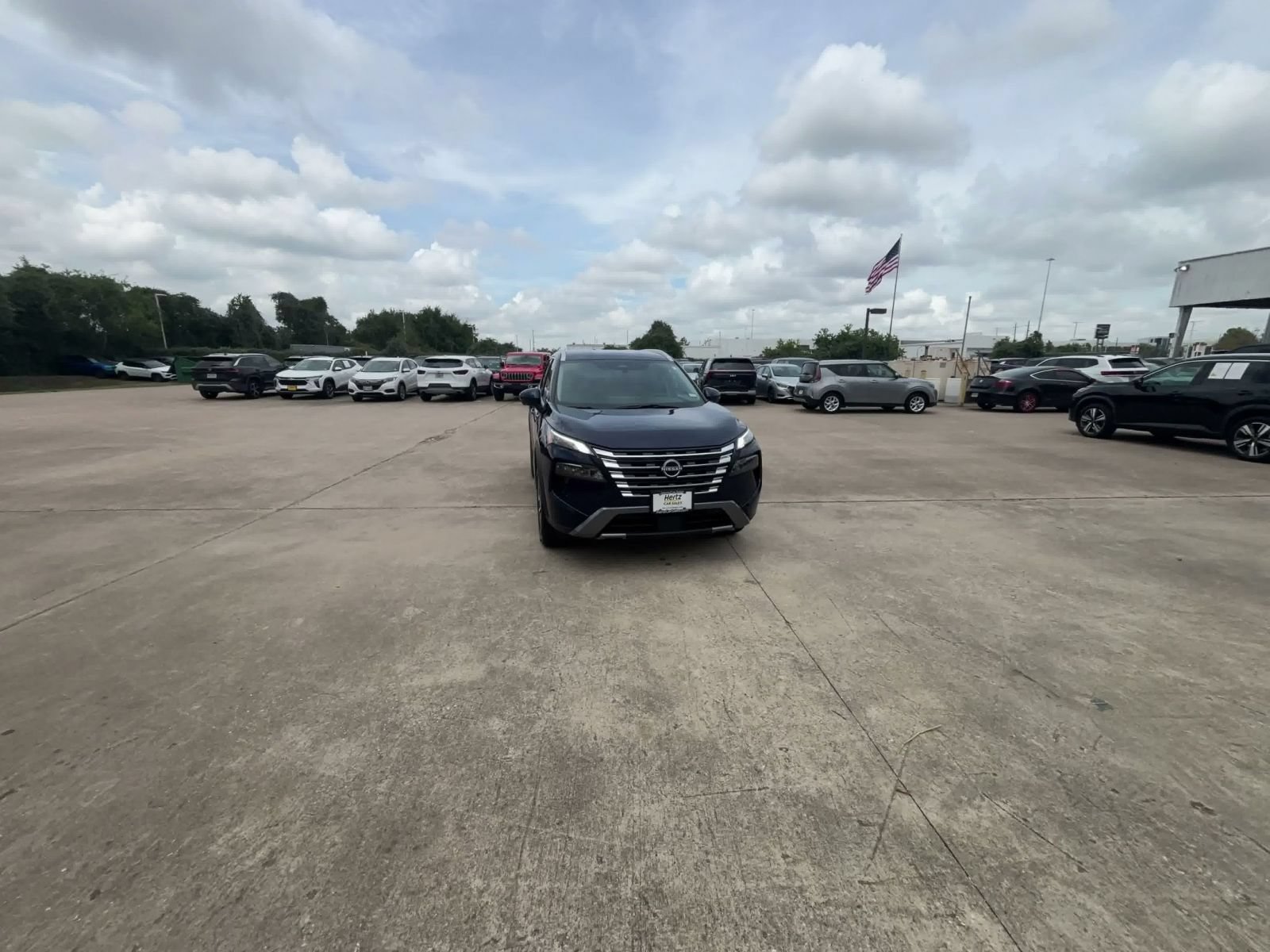 Used 2026 Nissan Rogue SL FWD image 4