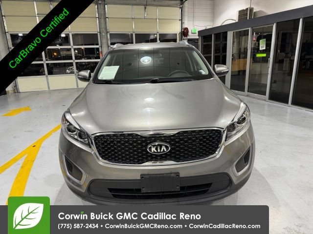 Used 2017 Kia Sorento FWD image 2