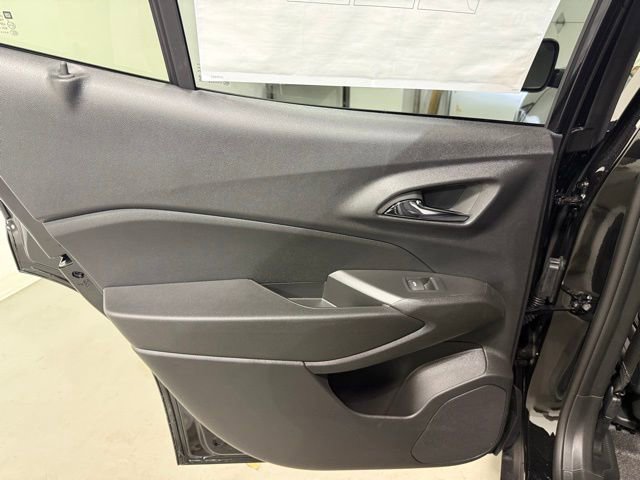 New 2026 Chevrolet Trax LS w/ LS Convenience Package FWD image 20