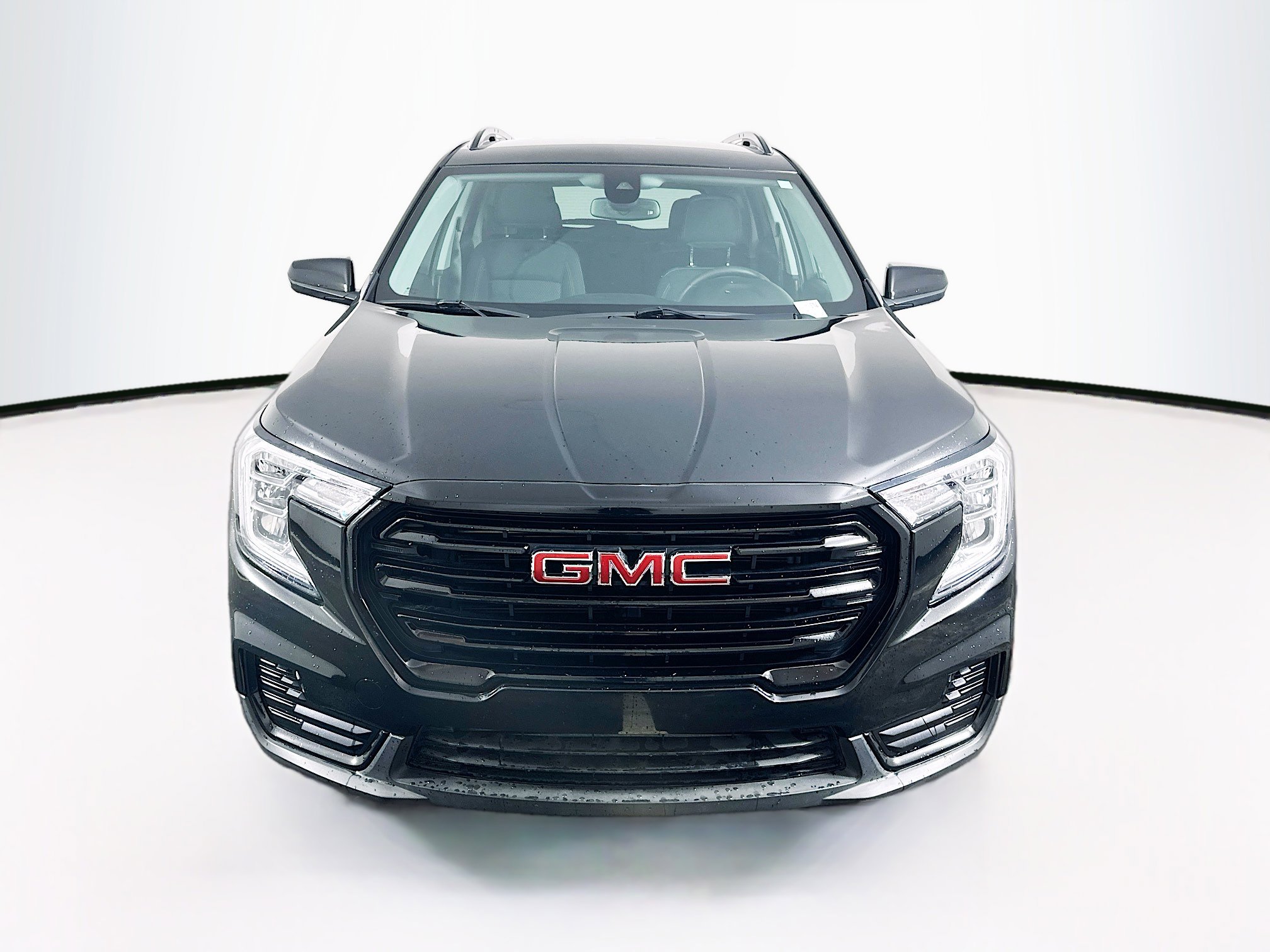 Used 2022 GMC Terrain SLE w/ Driver Convenience Package FWD image 2