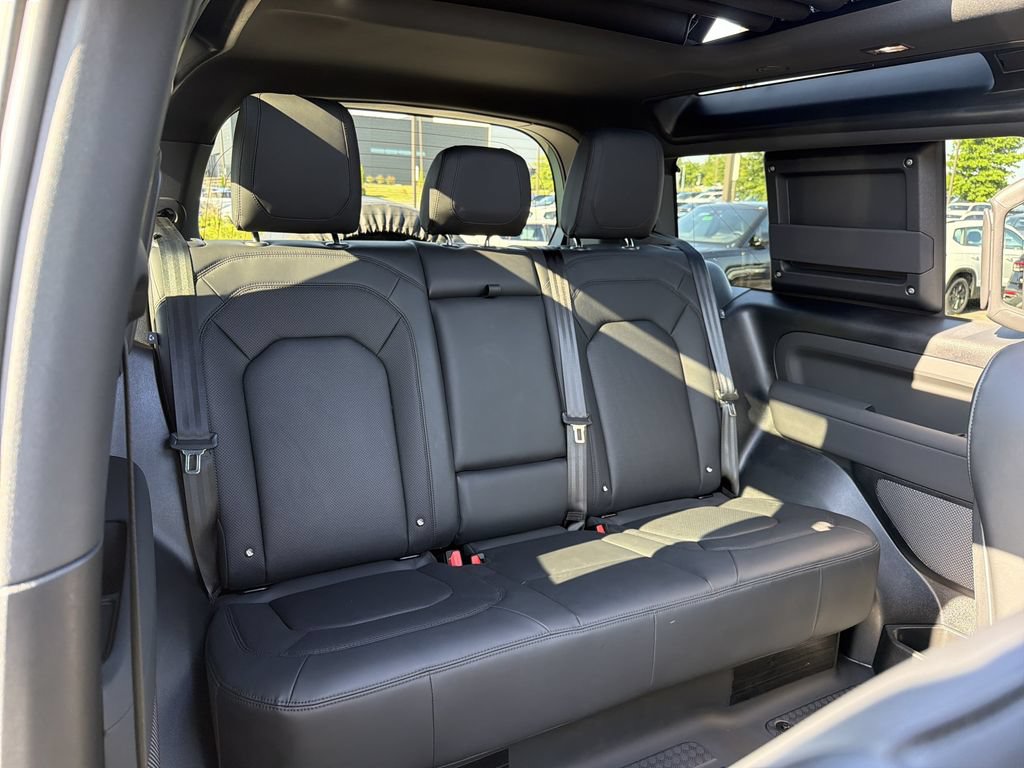 Used 2023 Land Rover Defender 110 75th Limited Edition AWD/4WD image 12