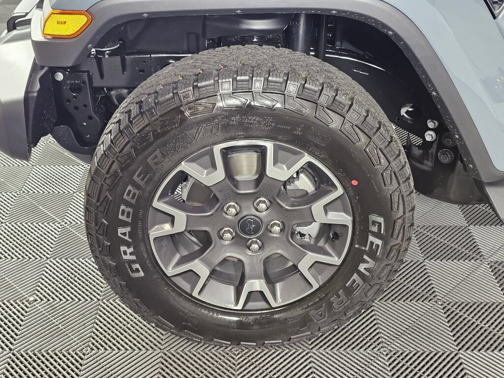 New 2026 Jeep Wrangler Unlimited Sahara w/ Whitecap Package AWD/4WD image 10