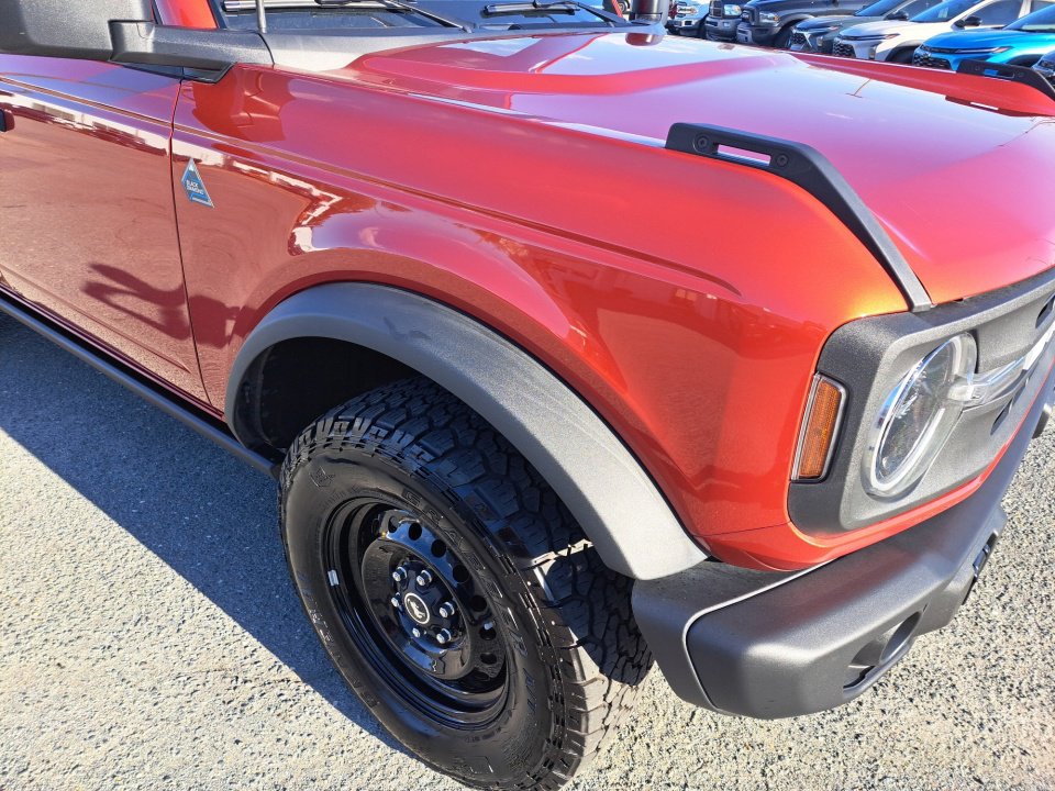 Used 2023 Ford Bronco Black Diamond image 16