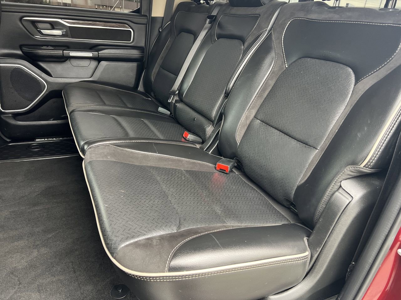 Used 2020 RAM 1500 Laramie image 27