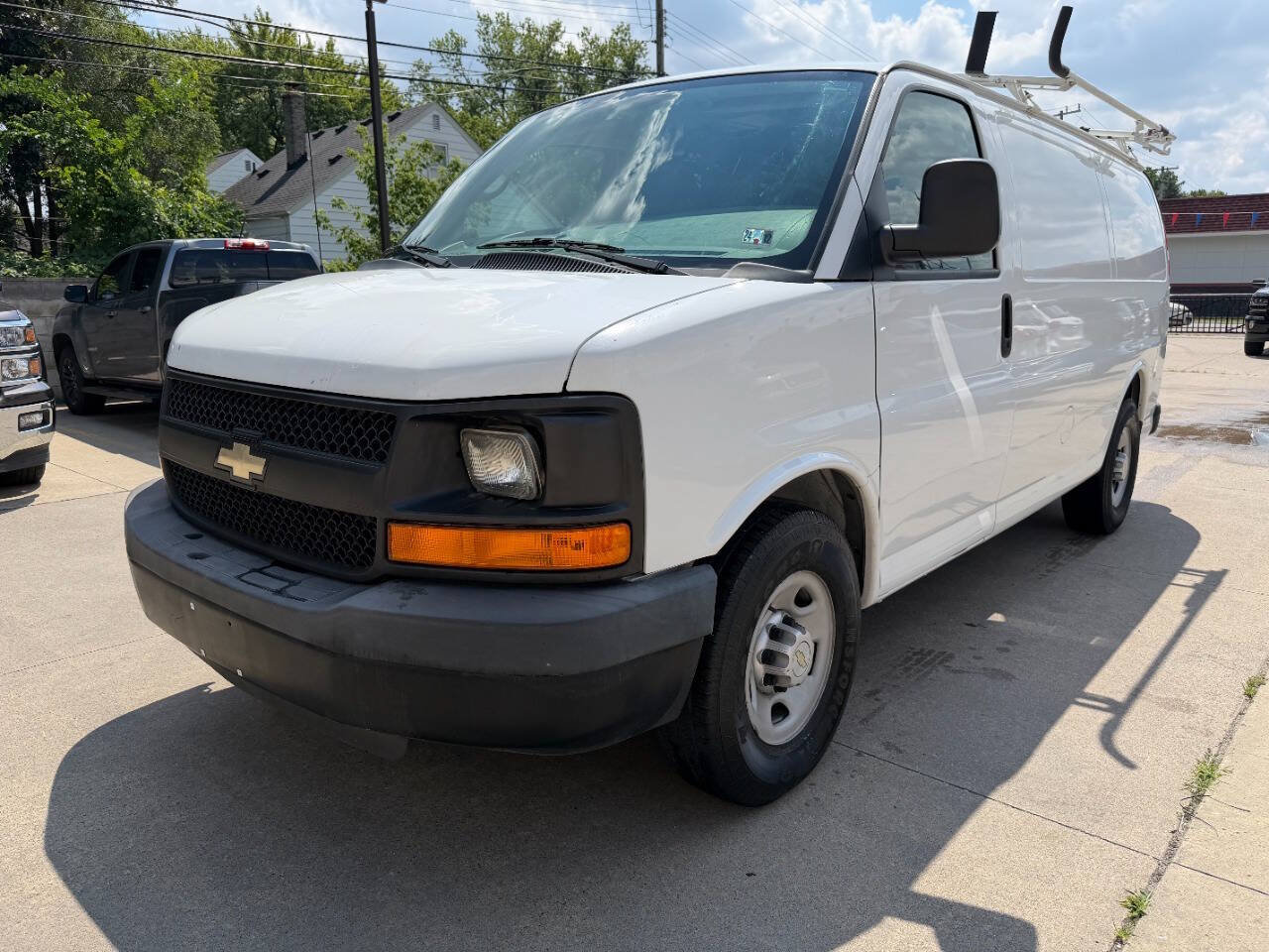Used 2012 Chevrolet Express 2500 w/ Cold Climate Package RWD image 3