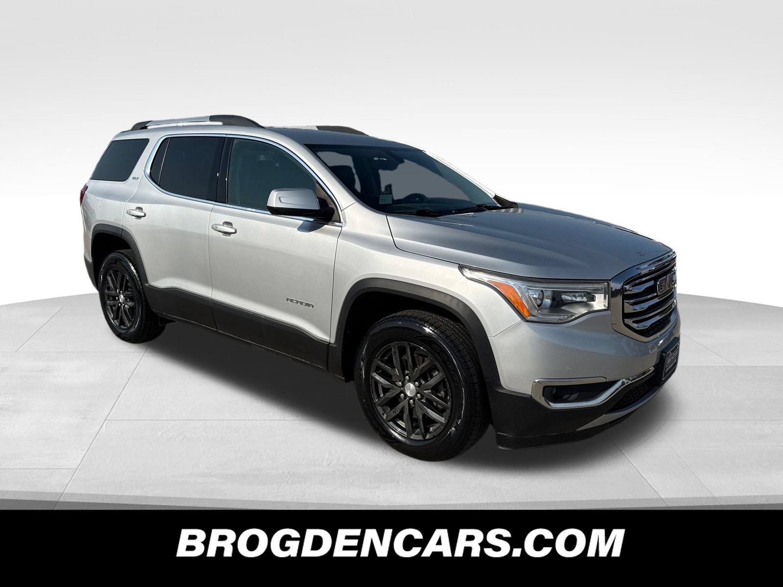Used 2019 GMC Acadia SLT FWD image 1