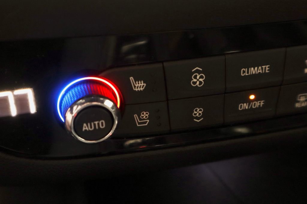 Used 2024 Buick Enclave Premium AWD/4WD image 4