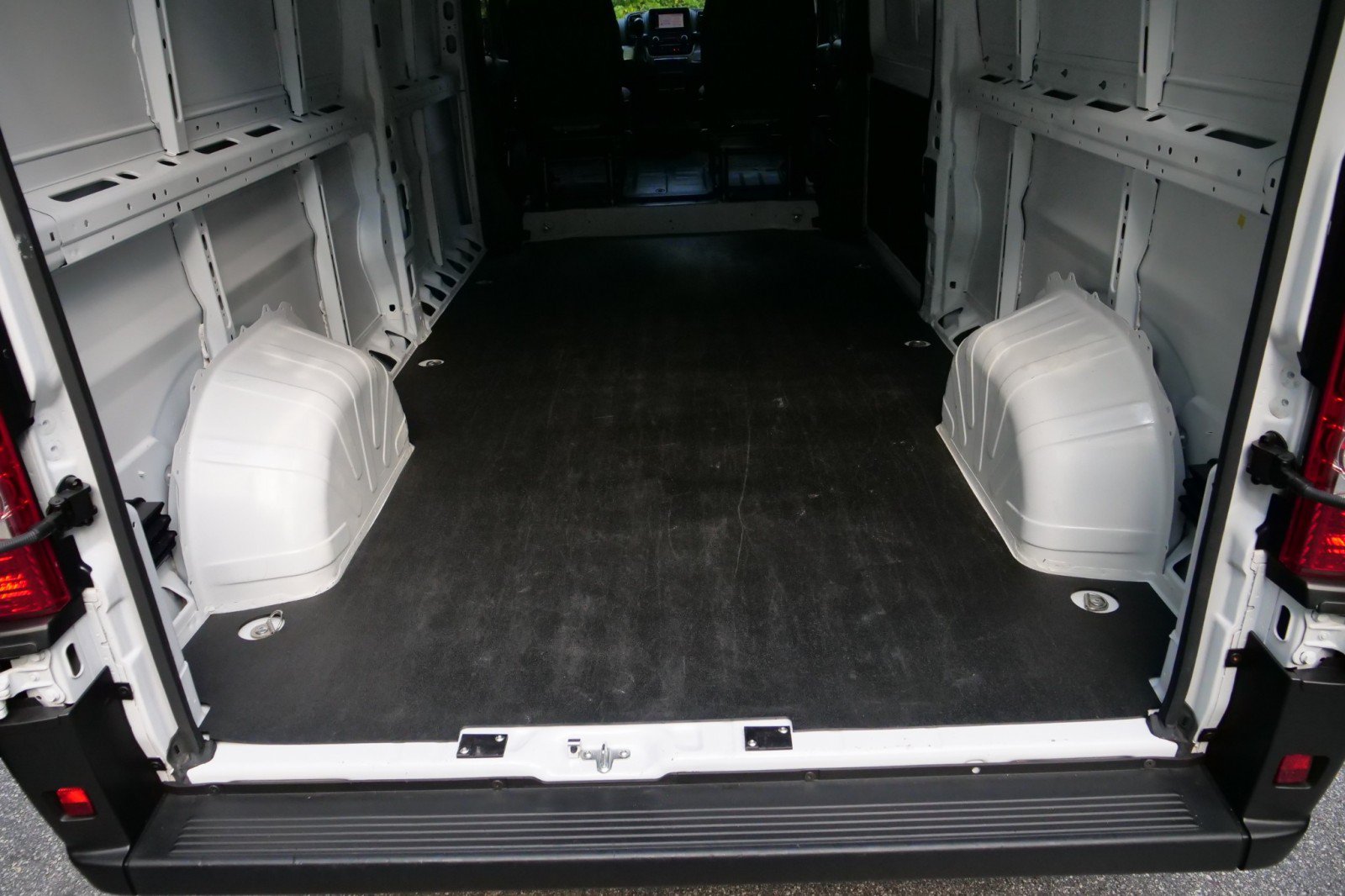 Used 2024 RAM ProMaster 2500 FWD image 25