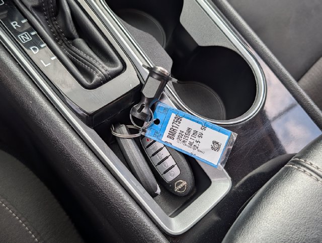Used 2024 Nissan Altima 2.5 SV FWD image 30