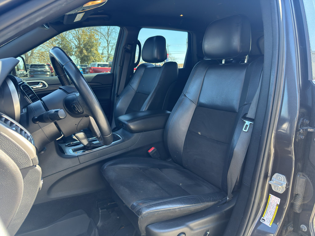 Used 2019 Jeep Grand Cherokee Laredo w/ Laredo X Package AWD/4WD image 11