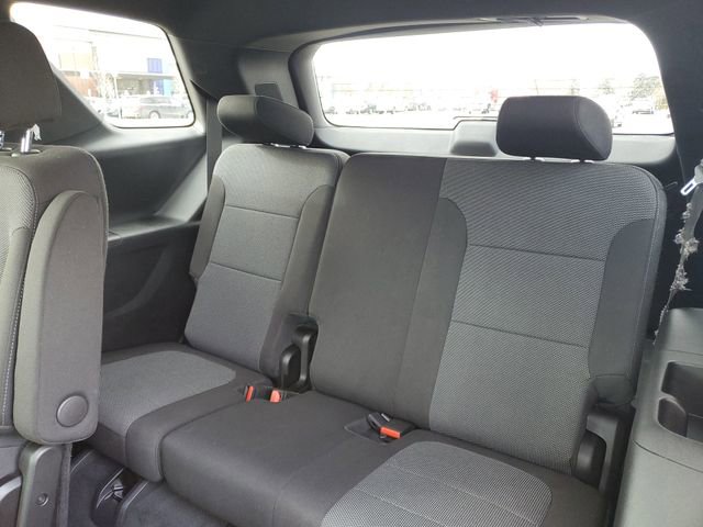 Used 2022 Chevrolet Traverse LT image 32