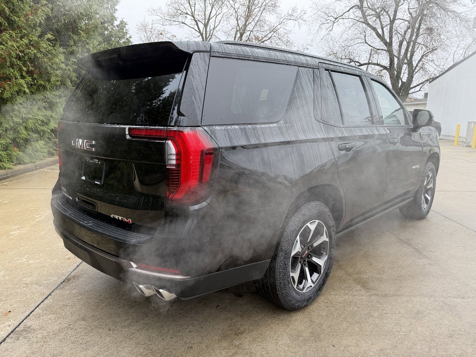 New 2025 GMC Yukon AT4 Ultimate w/ LPO, Floor Liner Package image 37
