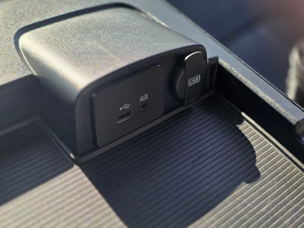 Used 2017 RAM 1500 Laramie w/ Convenience Group image 34