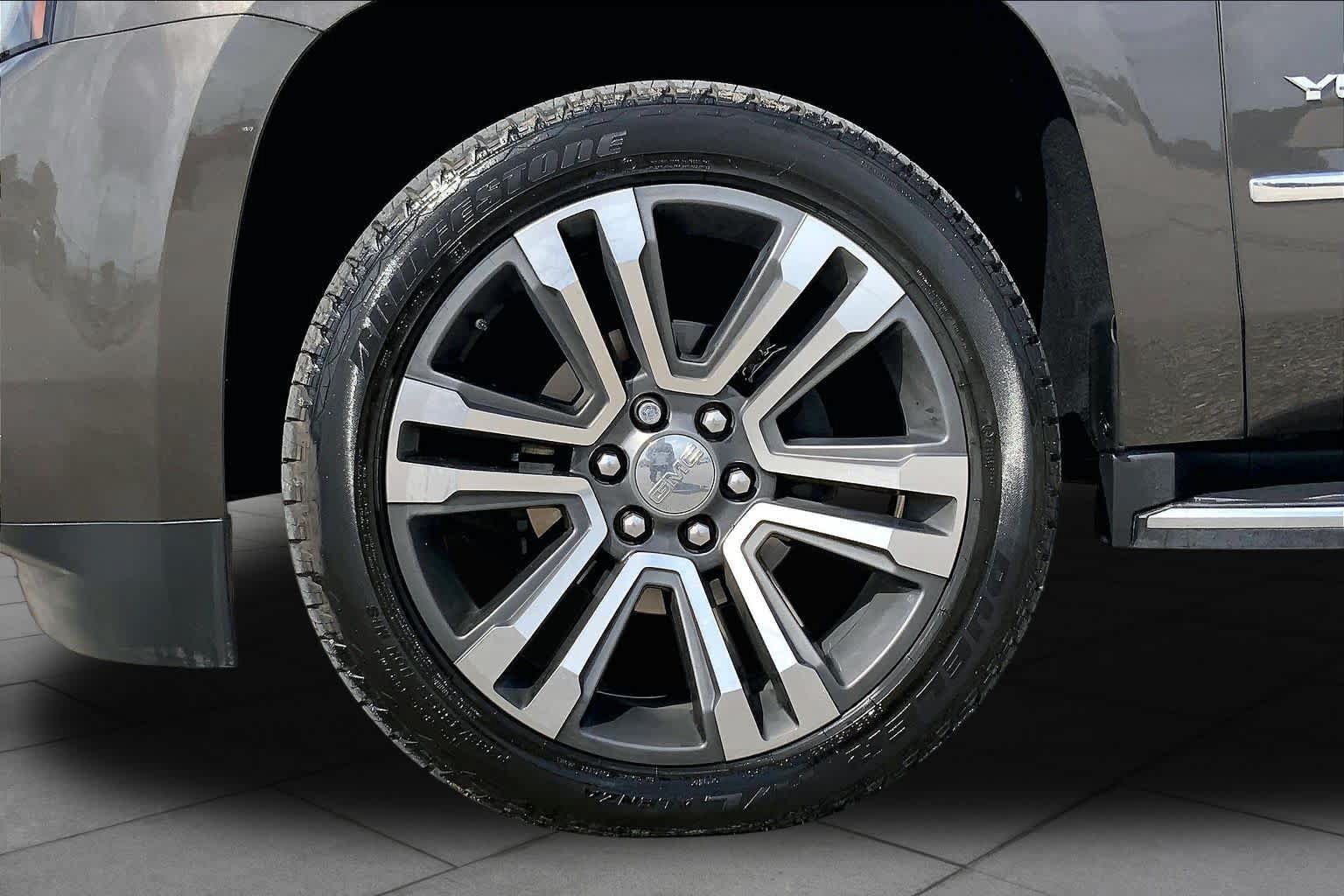 Used 2020 GMC Yukon XL SLT w/ Premium Edition RWD image 11