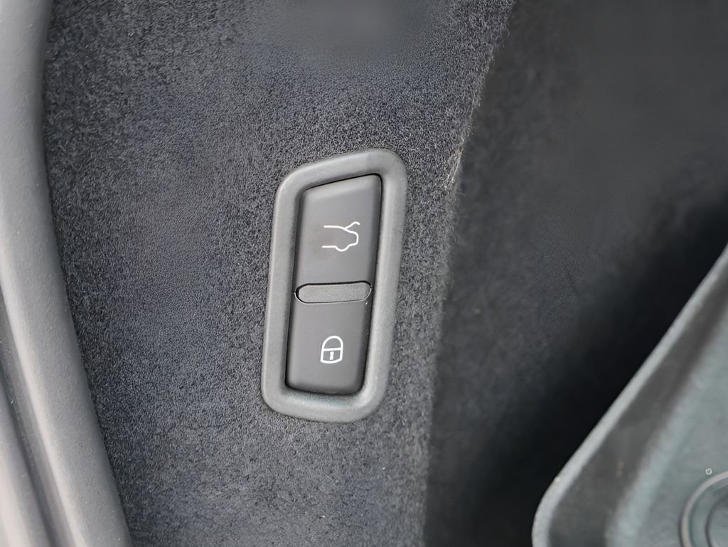 Used 2022 Maserati Levante Modena AWD/4WD image 18