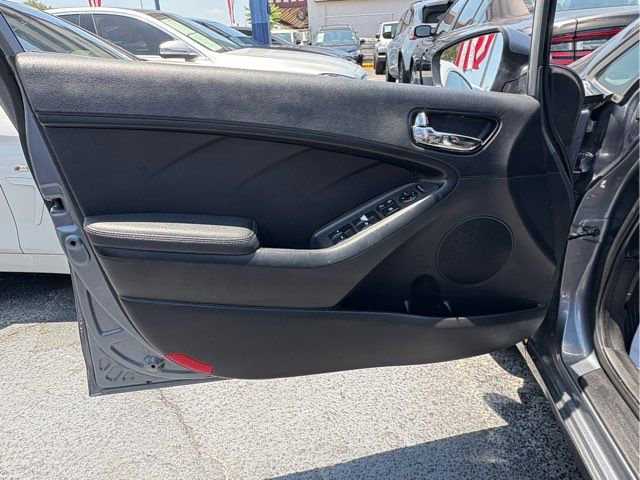 Used 2017 Kia Forte S w/ S Technology Package image 22