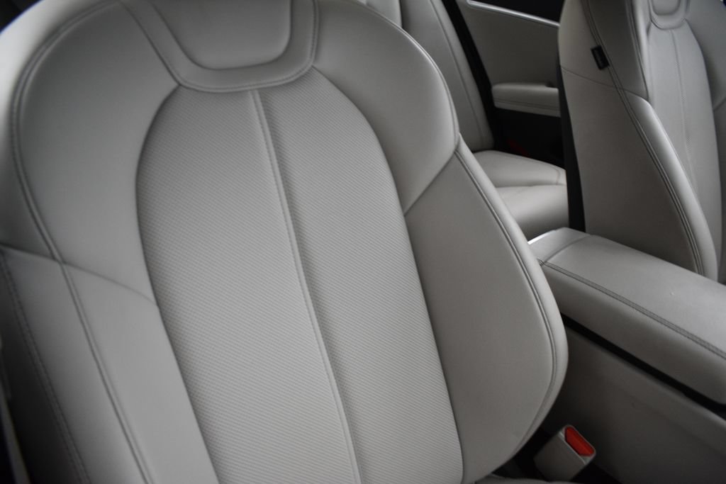 Used 2025 Genesis G70 2.5T AWD/4WD image 22