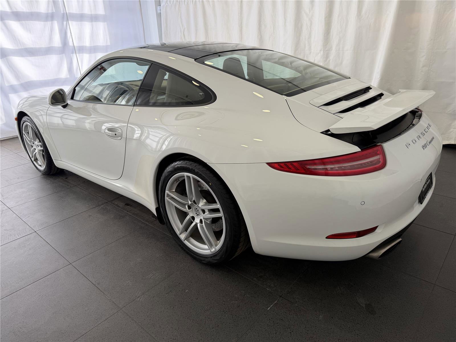 Used 2015 Porsche 911 Carrera image 3