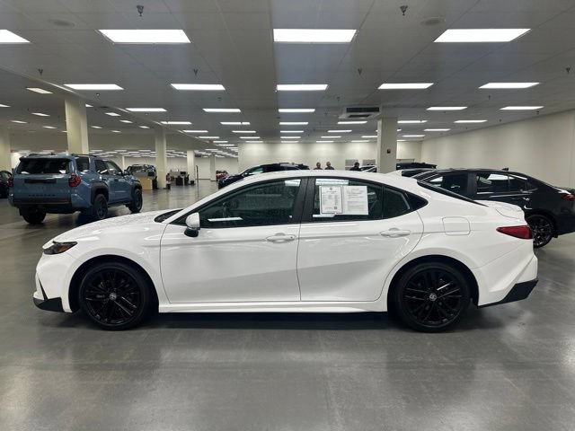 Used 2026 Toyota Camry SE FWD image 4