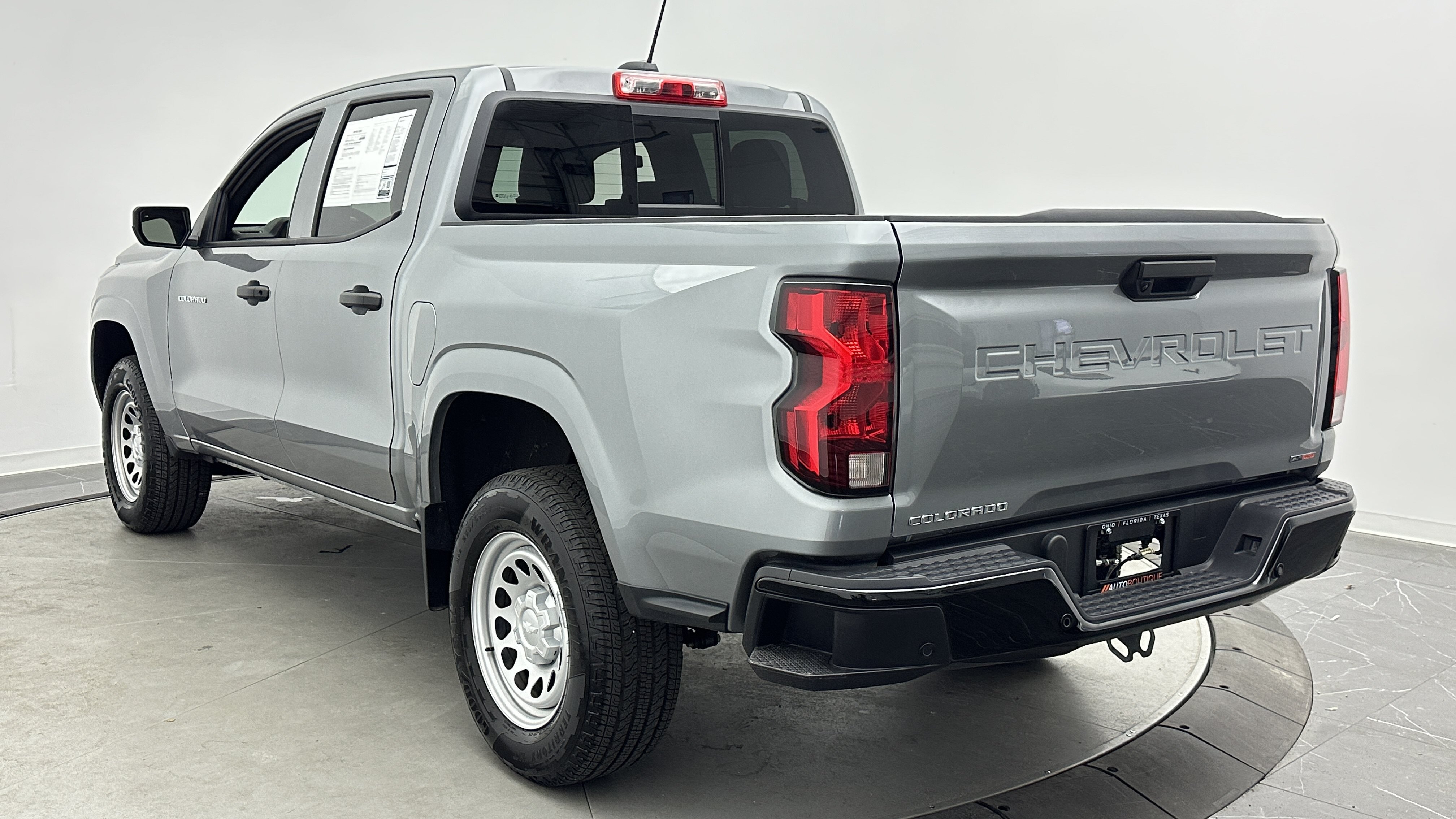 Used 2026 Chevrolet Colorado W/T RWD image 5