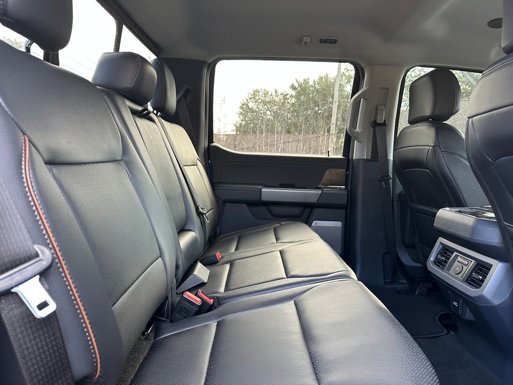 New 2026 Ford F250 Lariat w/ Black Appearance Package image 40