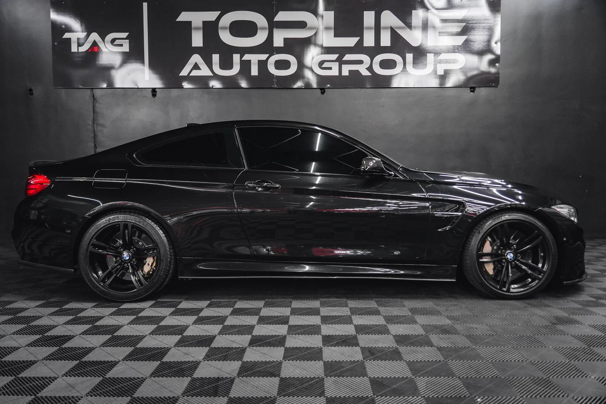Used 2015 BMW M4 Coupe w/ Executive Package RWD image 18