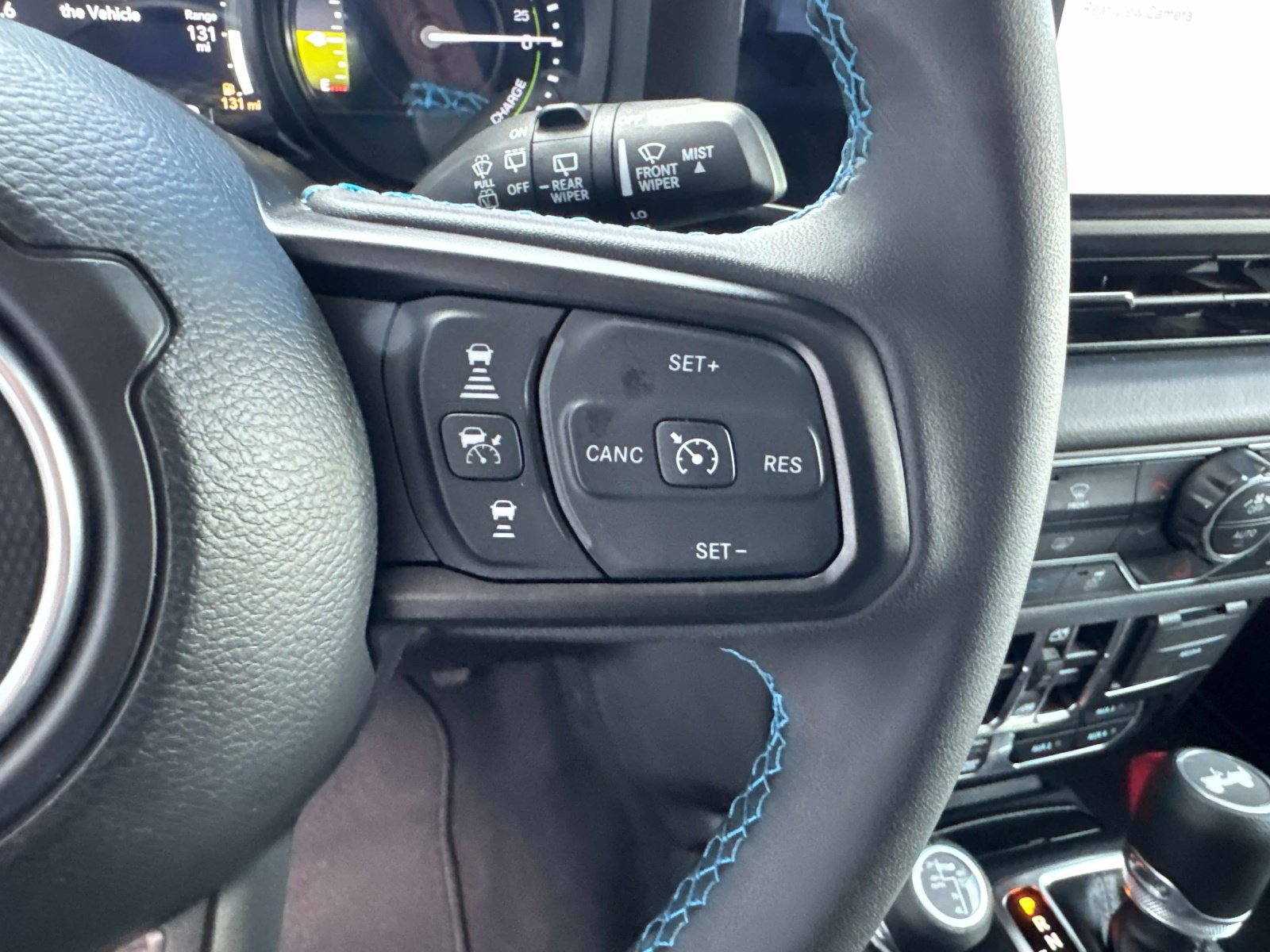 Used 2025 Jeep Wrangler Unlimited Rubicon 4xe image 28