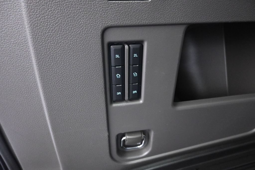 Used 2020 Ford Expedition Limited w/ Equipment Group 302A AWD/4WD image 32