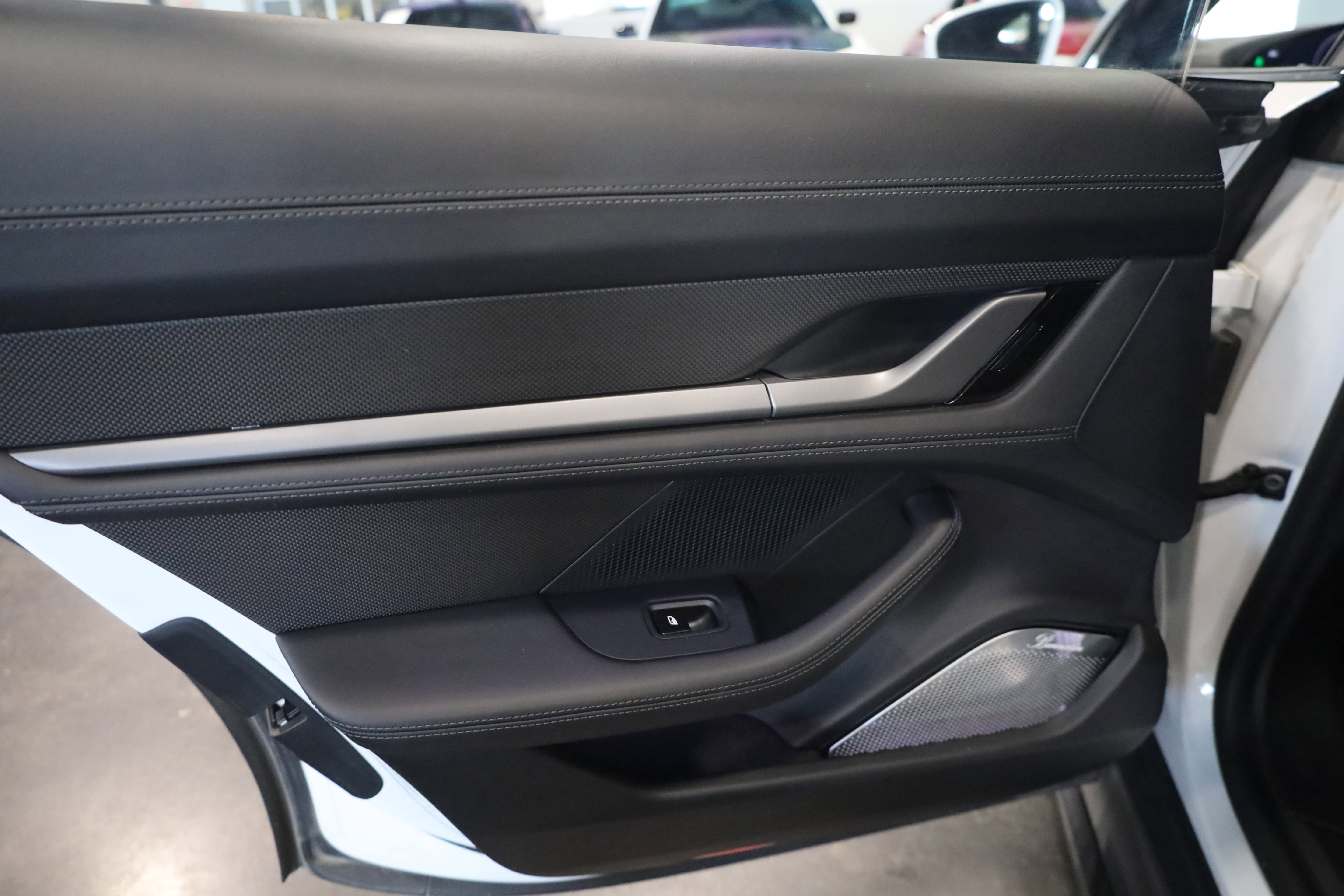 Used 2020 Porsche Taycan Turbo S image 36