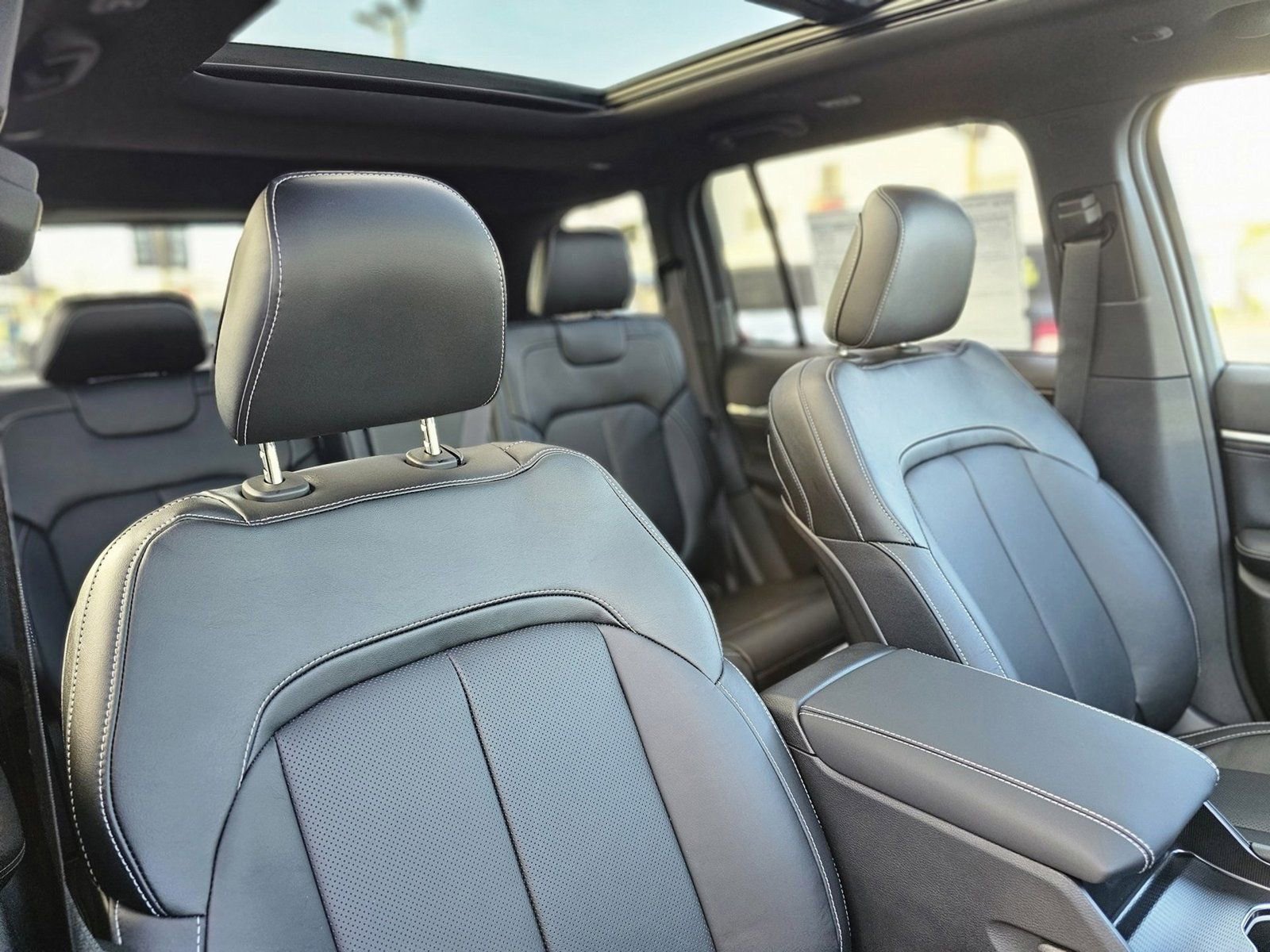 New 2026 Jeep Grand Cherokee Limited Reserve image 27
