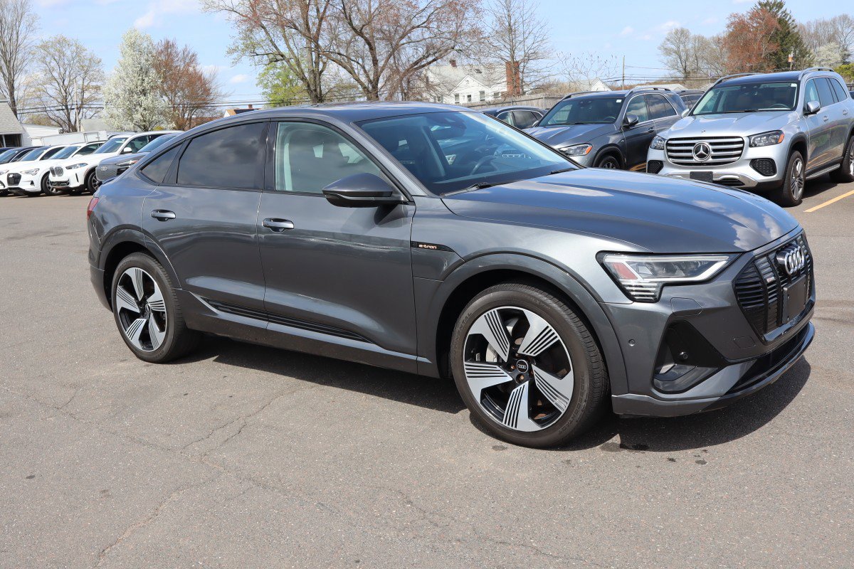 Used 2021 Audi e-tron Prestige w/ Prestige Package AWD/4WD image 3