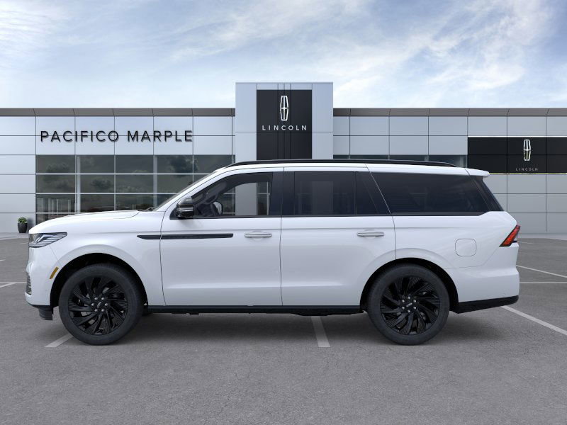 New 2026 Lincoln Navigator Reserve w/ Jet Appearance Package image 3
